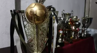 Manisaspor'un Tarihi Kupaları 59 Bin Liraya Satıldı