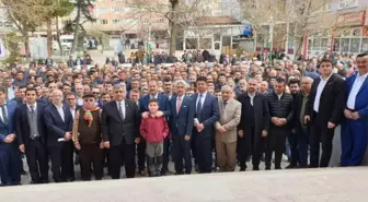 Miting Gibi Bir Törenle Göreve Başladı