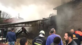 Samanlıkta Başlayan Yangın Eve Sıçradı