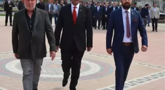 Torbalı'da CHP'li Uygur, Mazbata Almadan Belediyeye Gitti - Yeniden