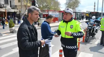 Yayalara Kırmızı Işık Uyarısı
