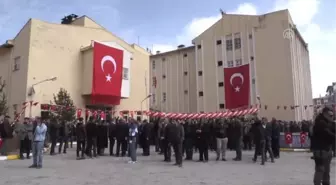 Göreve Gelir Gelmez Makam Odalarının Kapılarını Söktürdü