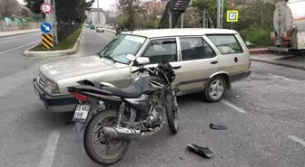 Motosiklet Otomobil ile Çarpıştı: 1 Yaralı