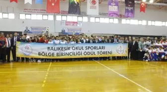 Burhaniye'de Okul Sporları Körfez Bölge Birinciliği Ödül Töreni Yapıldı