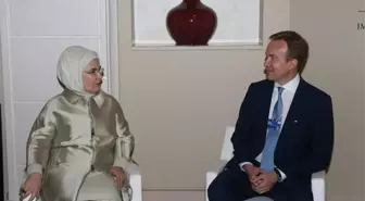 Emine Erdoğan Dünya Ekonomik Forumu Başkanı Brende ile Görüştü