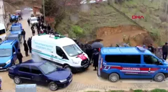 Manisa Devrilen Traktörün Altında Kalarak Öldü
