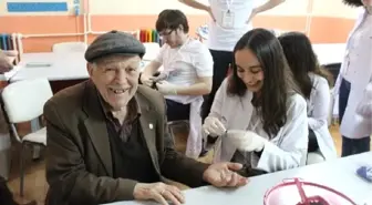 Tıp Öğrencileri 'Sağlık Turnesi'ne Çıktı