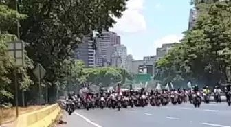 Maduro 'Diyaloğa', Guaido 'Sokağa' Çağırdı