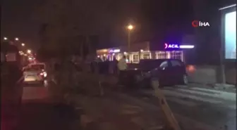 Önce Yol Kenarındaki Ağaçlara Ardından da Hastane Duvarına Çarparak Durabildi