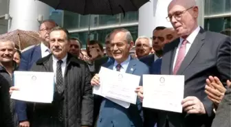 Eskişehir'de Büyükerşen, Kurt ve Ataç Mazbatalarını Aldı