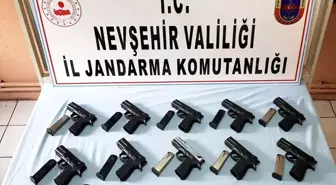 Nevşehir'de Otomobilde 10 Tabanca Ele Geçirildi