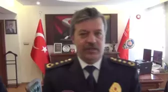 Gazeteciler Müdür Gürsel'i Duygulandırdı