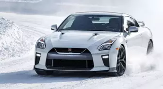 Nissan Gt-R, 322 Km/s Hıza Sadece 41 Saniyede Ulaştı (Video)