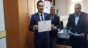 CHP'li Başkan Tekbirlerle Göreve Başladı