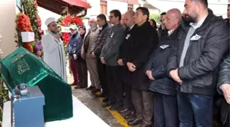 Ünlü Gazeteci Aykut Işıklar Son Yolculuğuna Uğurlandı