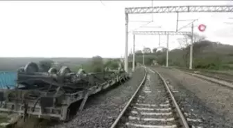 Çerkezköy Silivri Arasında Seyreden Yük Treninin Dingili Kırıldı... Kum Yüklü Vagon Devrildi