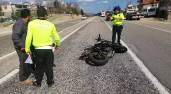 Otomobil ile Motosiklet Çarpıştı