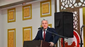 Tebrik İçin Gönderilen Çiçekleri Mezat ile Sattı