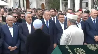 Cumhurbaşkanı Erdoğan, Mustafa Yazıcı'nın Tabutuna Omuz Verdi