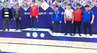 Kağıtsporlu Güreşçiler, Adını Türkiye Şampiyonası'na Yazdırdı