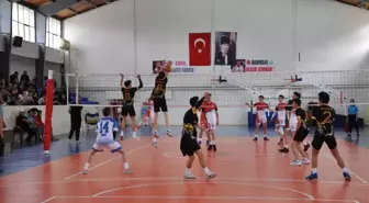 Kulüpler Arası Yıldız Erkekler Voleybol Grup Müsabakaları Simav'da Başladı