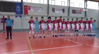 Kulüpler Arası Yıldız Erkekler Voleybol Grup Müsabakaları Simav'da Başladı