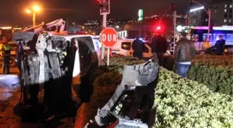 Yolcu Servisi Kavşakta İki Otomobille Çarpıştı: 8 Yaralı