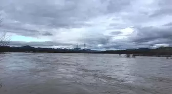 Aras Nehri Karların Erimesi Sonucu Yükseldi