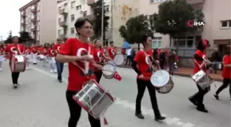 Burhaniye'de Öğretmen, Öğrenci ve Veli Bandosu İlgi Gördü