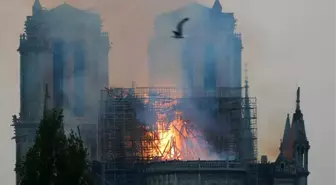 Fotoğraf Galerisi: Paris'in Sembol Yapılarından Notre Dame'da Yangın