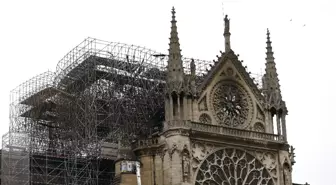 Notre-Dame Katedrali'ni Yeniden İnşa Edeceğiz'