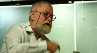 Sosyal Medya Paylaşımıyla Gündeme Gelen Ali Nesin Kimdir?