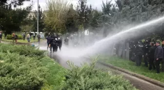 Diyarbakır'da İzinsiz Gösteriye Polis Müdahalesi