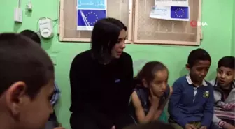 Dua Lipa, Mülteci Kampını Ziyaret Etti