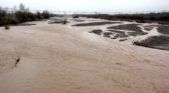 Erzincan'da Yağmur Nehir Debilerini Artırdı