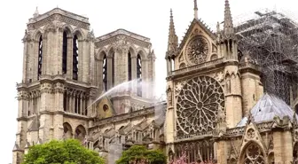 Fransa'da Bütün Katedrallerin Çanları Notre-Dame İçin Çalacak