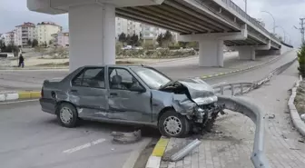 Karaman'da Otomobiller Çarpıştı: 2 Yaralı