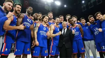 Nefes Kesen Maçta Anadolu Efes, Evinde Barcelona'yı Devirdi