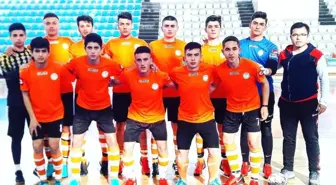 Arif Molu Teknik ve Endüstri Meslek Lisesi Futsal Takımın Gözü Şampiyonlukta