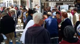 Yenifoça'da Elektrik Kesintisi Protestosu