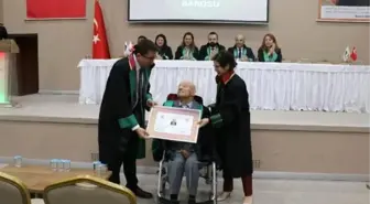 52 Yaşında Avukat Oldu