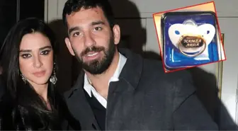 Arda Turan'ın Oğluna Gümüş Çatal ve Kaşık Hediyesi