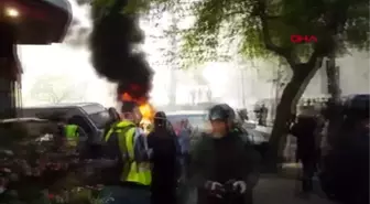 Dha Dış - Sarı Yelekliler 23'üncü Haftada... Araçlar Ateşe Verildi...