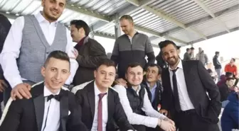 Fanatik Damat, Düğünden Çıkıp Maç İzlemeye Gitti