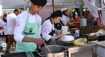 Gastronomi Öğrencileri Festivalde Yarıştı