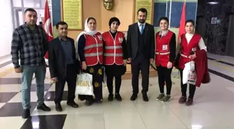 Kızılay Gönüllülerinden Annelere 'Sevgi Bohçası'