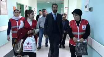 Kızılay Gönüllülerinden Annelere 'Sevgi Bohçası'