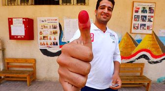 Mısır'da Referandum: Halk Sisi'nin Görev Süresini Uzatacak Anayasa Değişikliğini Oyluyor