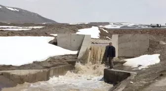 Nazik Gölü Yağmur ve Kar Sularıyla Besleniyor