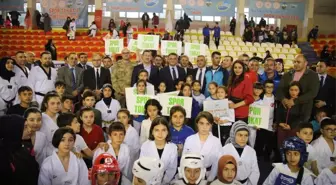 Tokat'ta Sporculara 2 Milyon Liralık Malzeme Desteği